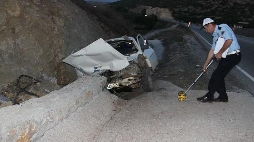 Kazada Anne &Ouml;ld&uuml;, Oğlu Yaralandı