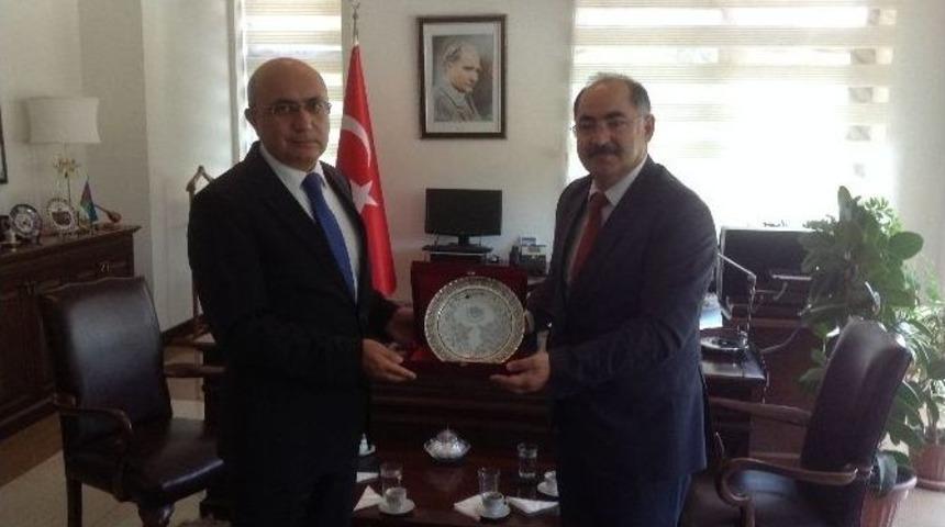 Nk&uuml; Rekt&ouml;r&uuml;nden Azerbaycan Başkonsolosuna Nezaket Ziyareti