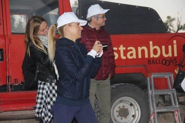 Ünlü Sunucu Burcu Esmersoy, Kapadokya’da Balon Keyfi Yaptı 1