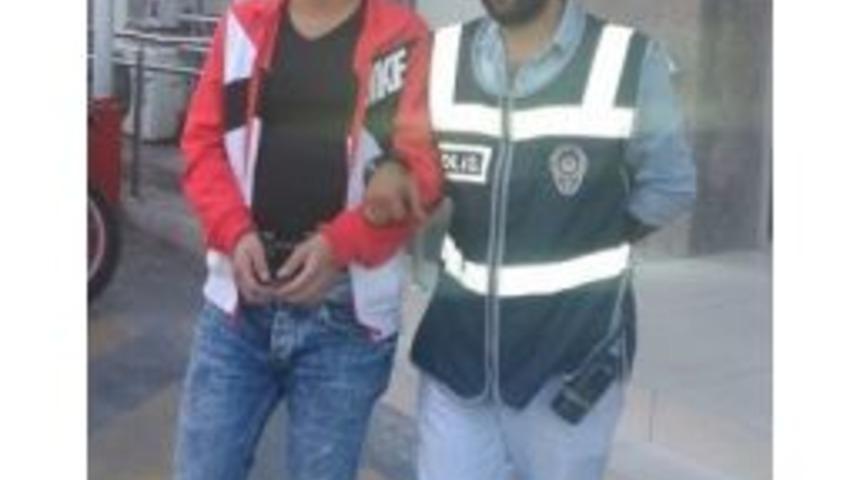 Taksi Şof&ouml;r&uuml;n&uuml; Gasp Eden Ş&uuml;pheli Bir Saatte Yakalandı