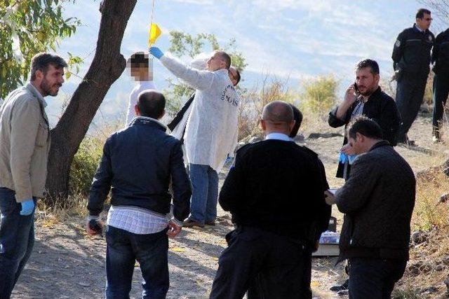 Ağaca Asılı Erkek Cesedi Bulundu 2