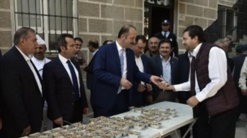 Mamak Belediyesi&rsquo;nden Aşure İkramı