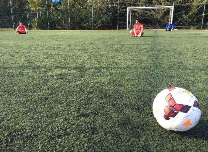 (özel Haber) Din Görevlilerinden Sala Okuyan Müezzinin Darp Edilmesine İlginç Protesto G1