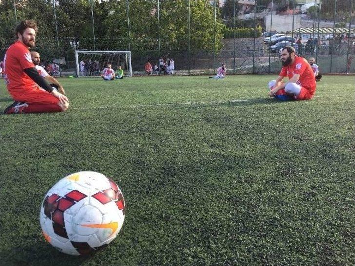 (özel Haber) Din Görevlilerinden Sala Okuyan Müezzinin Darp Edilmesine İlginç Protesto G2