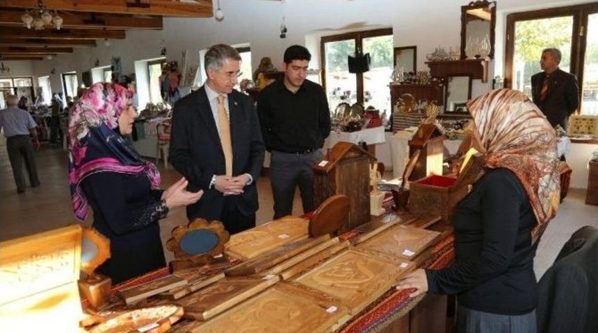 El Emeği G&ouml;z Nuru &Ccedil;arşısı, Kadınlara Fırsatlar Sunuyor