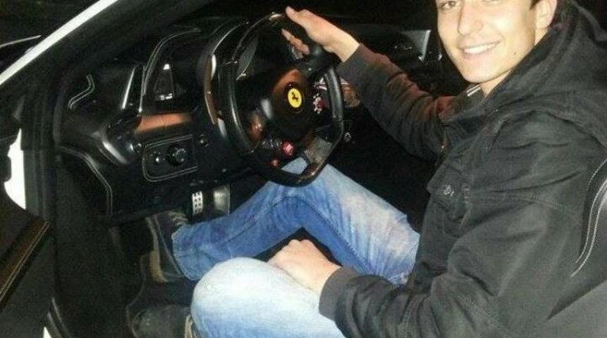 Gen&ccedil; S&uuml;r&uuml;c&uuml; Trafik Kazasında Hayatını Kaybetti