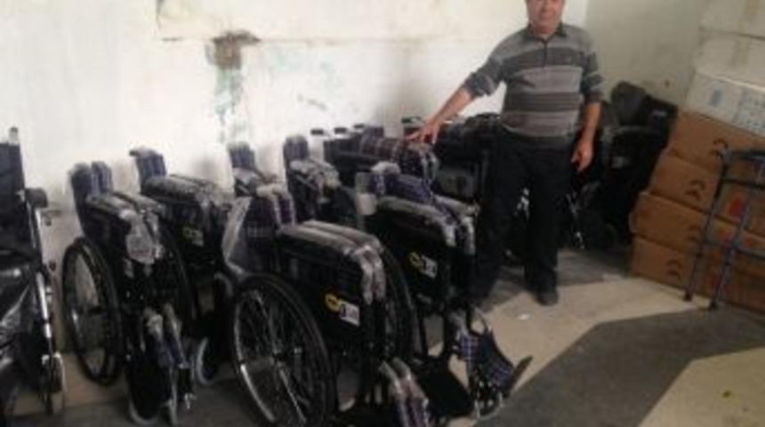 Engelli Ara&ccedil;ları Sahiplerini Bekliyor