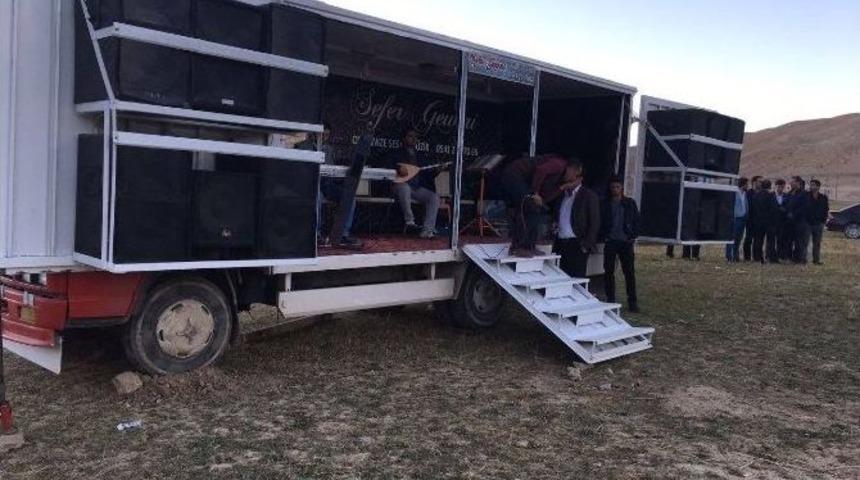 Başkale&rsquo;de D&uuml;ğ&uuml;n Sanat&ccedil;ılarında Seyyar St&uuml;dyo