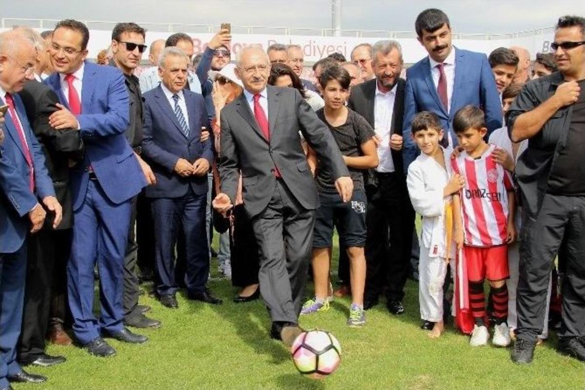 Kılı&ccedil;daroğlu, İzmir&rsquo;de Stat A&ccedil;tı