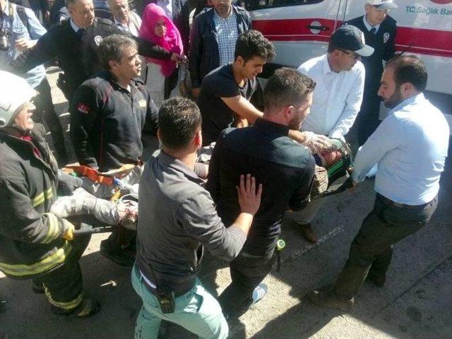 Malatya’da Suriyelilerin Bulunduğu Eve Kamyon Girdi 2