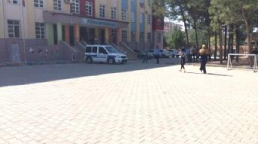 Başkasının Adına Sınava Girmek İsteyen 10 Kişi G&ouml;zaltına Alındı