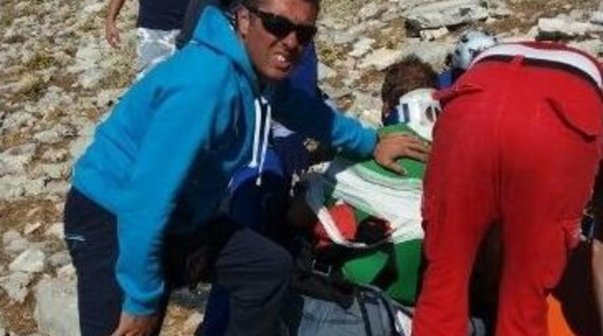 Alman Paraş&uuml;t&ccedil;&uuml; 50 Metreden Yere &Ccedil;akıldı