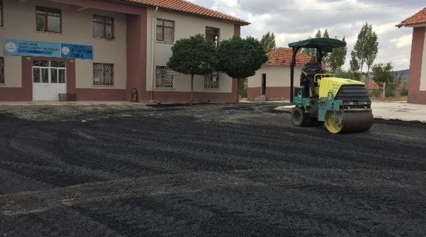 Sorgun Şehit Şuayip &Ccedil;alışkan İlkokulu Bah&ccedil;esi Asfaltlandı