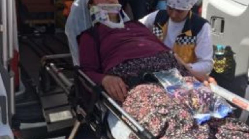 Trakt&ouml;rden D&uuml;şen Kadın Yaralandı