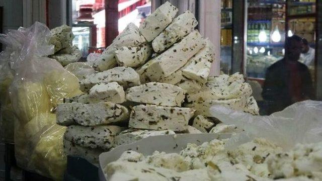 Van&rsquo;ın Meşhur Otlu Peyniri Kışa Hazır 1