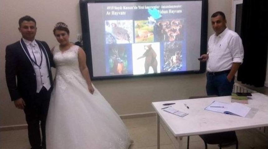 Devamsızlık Yapmamak İ&ccedil;in D&uuml;ğ&uuml;n&uuml; Bırakıp Kursa Gittiler