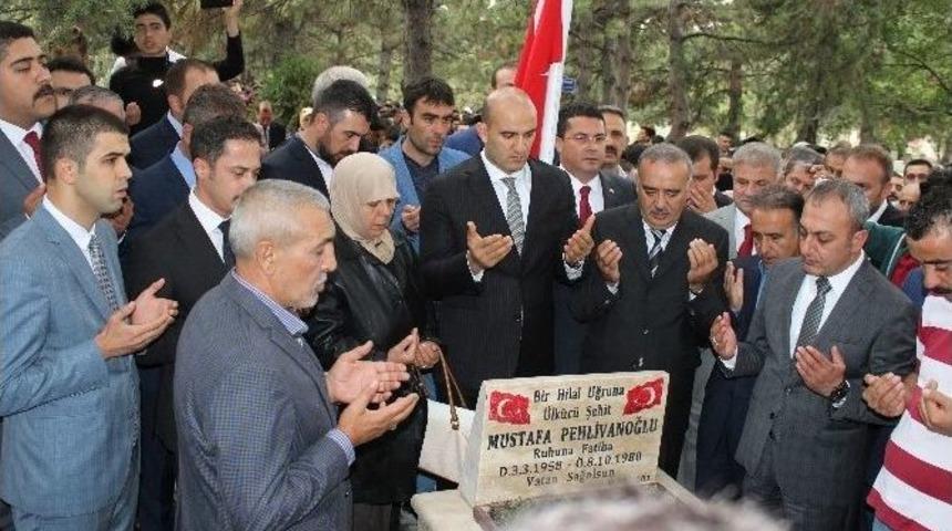 Mustafa Pehlivanoğlu Kabri Başında Dualarla Anıldı