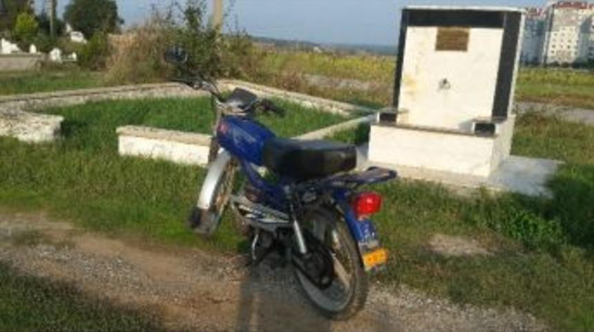 Terk Edilmiş Motosiklet Otoparka &Ccedil;ekildi