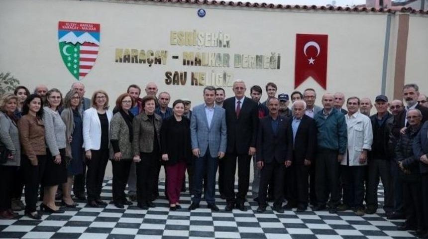 Vali &Ccedil;elik&rsquo;ten Kara&ccedil;ay Balkar K&uuml;lt&uuml;r Ve Yardımlaşma Derneği&rsquo;ne Ziyaret