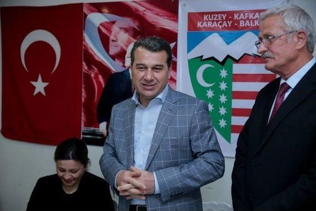 Vali Çelik’ten Karaçay Balkar Kültür Ve Yardımlaşma Derneği’ne Ziyaret