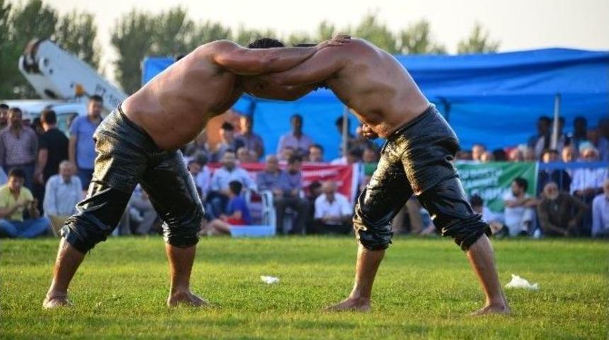 Erbaa G&uuml;reşlerinin Başpehlivanı Recep Kara