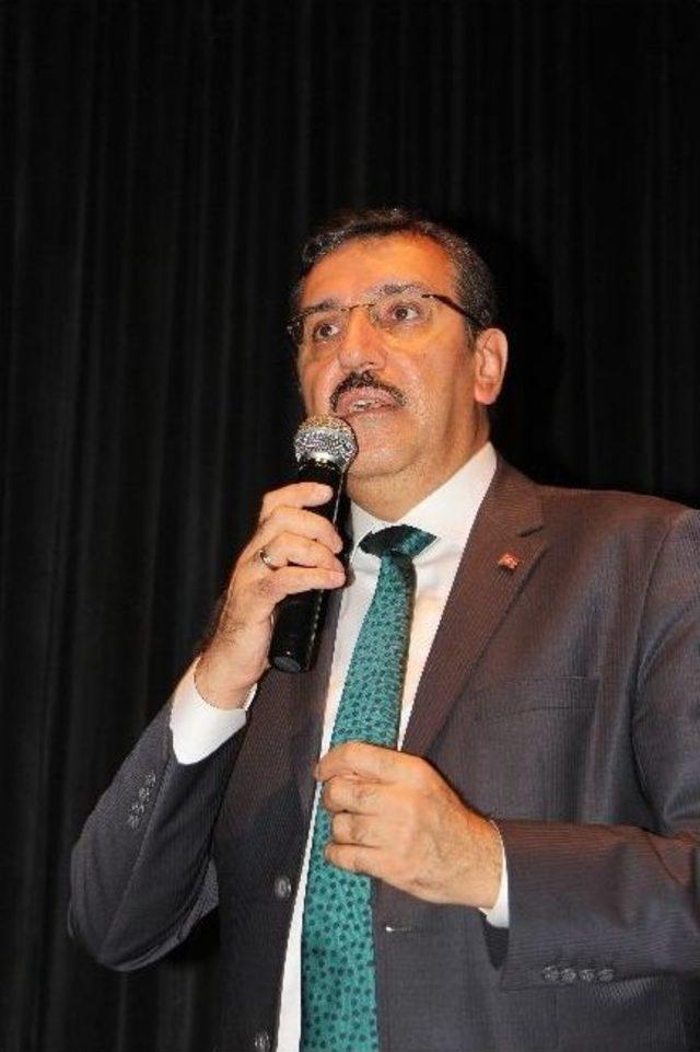 Bakan T&uuml;fenk&ccedil;i, &ldquo;internet Alışverişinde Kutudan Salatalık &Ccedil;ıkma D&ouml;nemi Kapandı&rdquo; 2