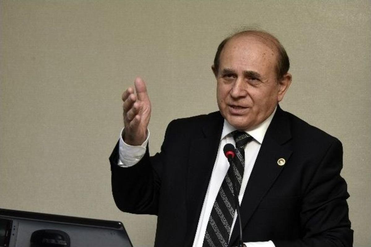Burhan Kuzu: &ldquo;bu Millete Nobel &Ouml;d&uuml;l&uuml;n&uuml;n Verilmesi Gerek&rdquo;