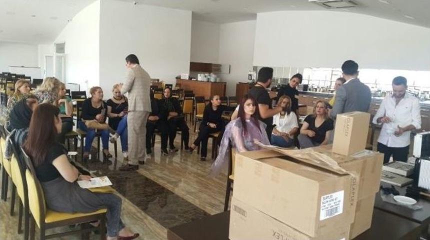 İranlı Kuaf&ouml;rlere G&uuml;zellik Eğitimi