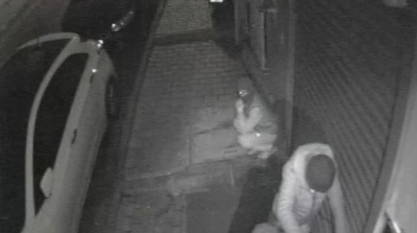 (&ouml;zel Haber) 1 Dakikada Para Dolu &Ccedil;elik Kasayı B&ouml;yle &Ccedil;aldılar