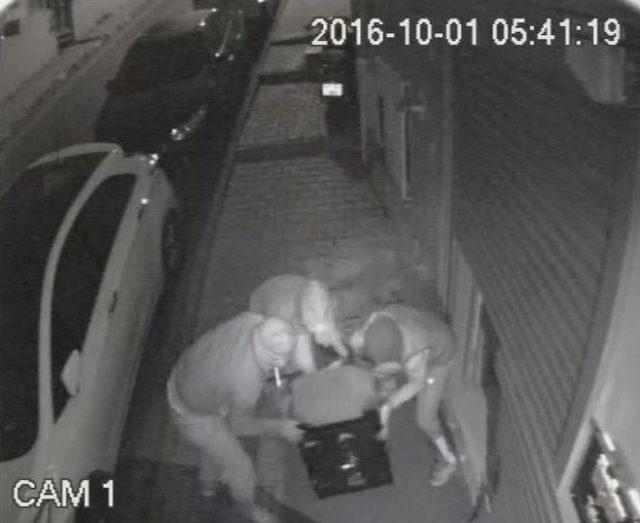 (&ouml;zel Haber) 1 Dakikada Para Dolu &Ccedil;elik Kasayı B&ouml;yle &Ccedil;aldılar 3