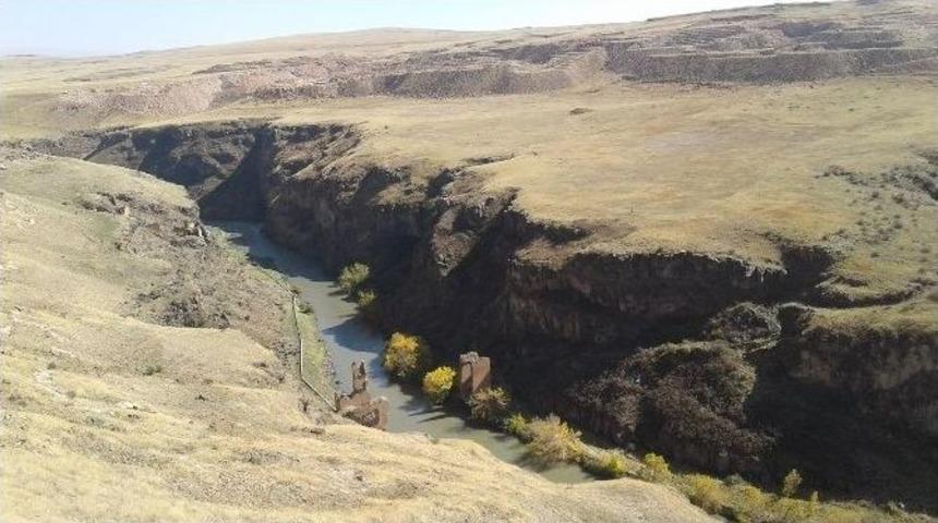 Vali Doğan, Turizm Bakanlığı Uzmanlarıyla Ani&rsquo;de