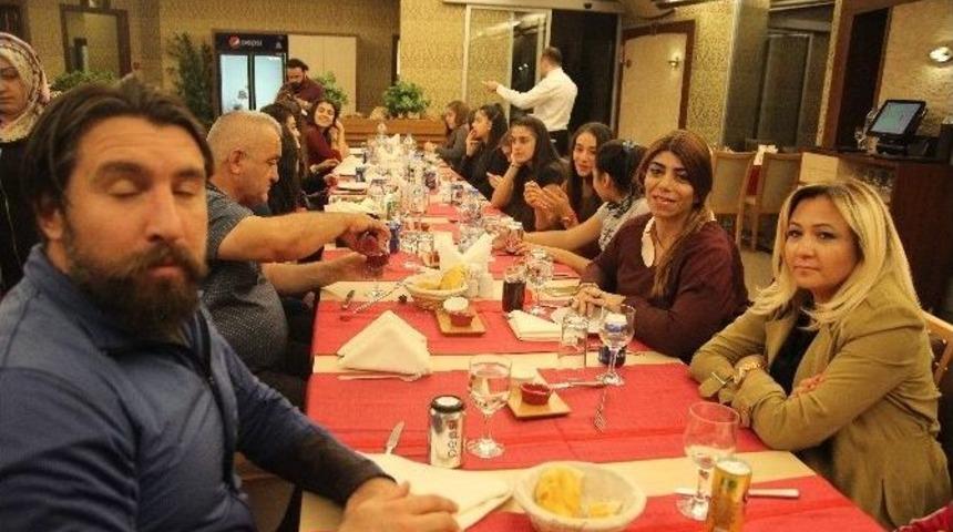 Berna İlter, Bayan Voleybol Takımına Sponsor Oldu