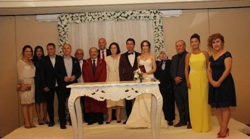 Muharrem Usta Ve Ersun Yanal Nikah Şahitliği Yaptı