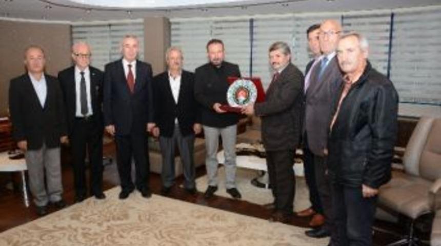 Başkan Doğan, Y&ouml;r&uuml;k T&uuml;rkmen K&uuml;lt&uuml;r Derneğini Ağırladı