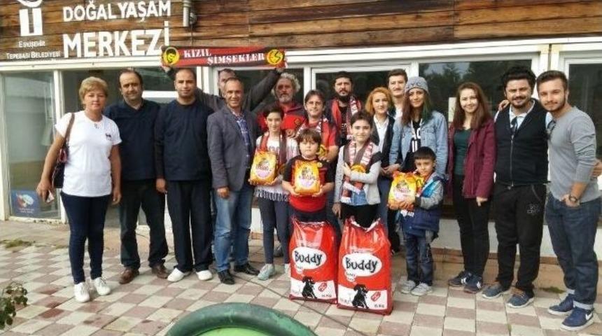 Taraftardan Tepebaşı&rsquo;na Anlamlı Bağış