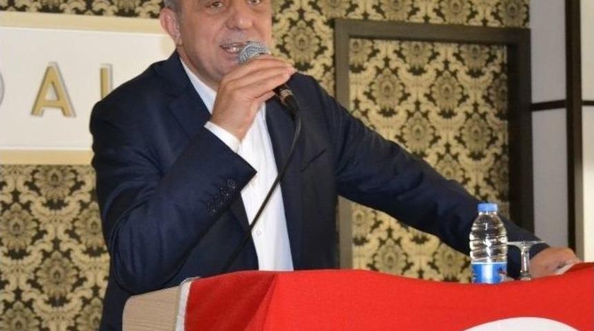 Yomra Belediye Başkanı İbrahim Sağıroğlu, &Uuml;niversite &Ouml;ğrencileriyle Kahvaltıda Buluştu