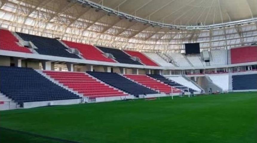 Gaziantep Arena’nın Kale Direkleri Dikildi