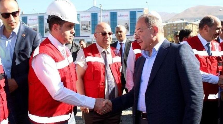 Bakan Akdağ, Sağlık Kampüsü İnşaatında İncelemede Bulundu