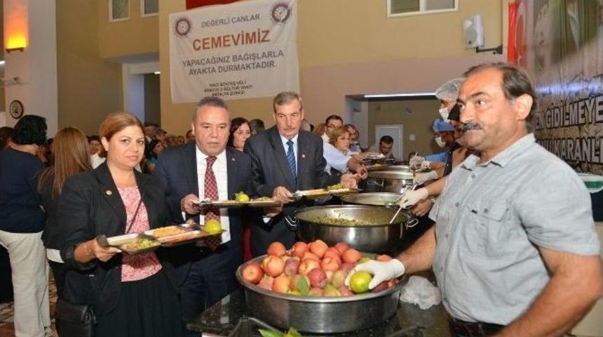 Konyaaltı Belediye Başkanı Muhittin Böcek, İftar Yemeğinde