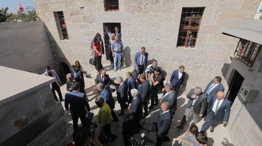 "sinan, Tarihin En Önemli Değerlerinden"