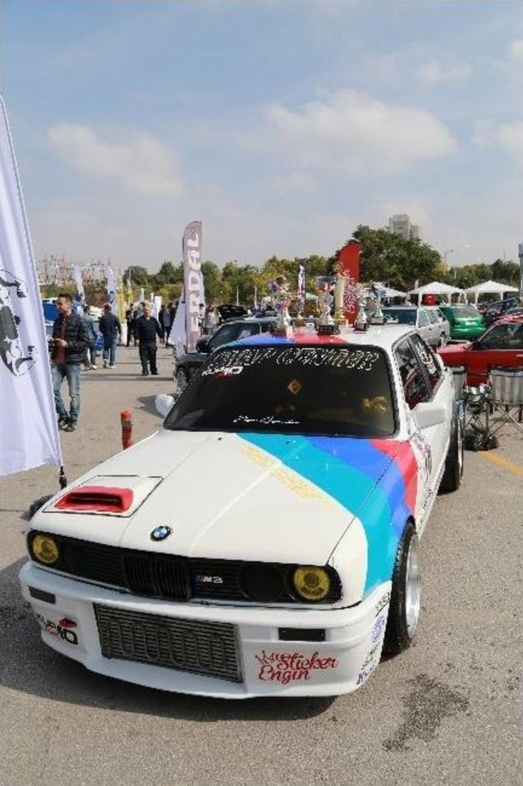 Klasik Ve Modifiyeli Ara&ccedil;lar G&ouml;z Kamaştırdı