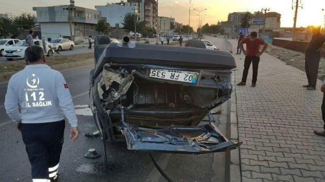 Adıyaman’da Otomobil Takla Attı: 2 Yaralı