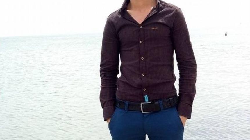 Otomobile &Ccedil;arpan Motosikletin S&uuml;r&uuml;c&uuml;s&uuml; Hayatını Kaybetti