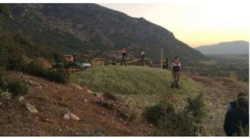 Hayvanlara Yem Vermeye Giden &Ccedil;ift&ccedil;i &Ouml;ld&uuml;r&uuml;ld&uuml;