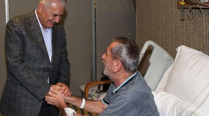 Başbakan Yıldırım Bağcılar&rsquo;da Bir Hastanede Hasta Ziyaretinde Bulundu