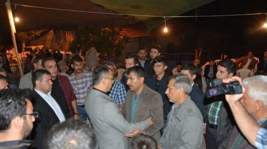 Vali Toprak Şehit Ailesini Ziyaret Etti