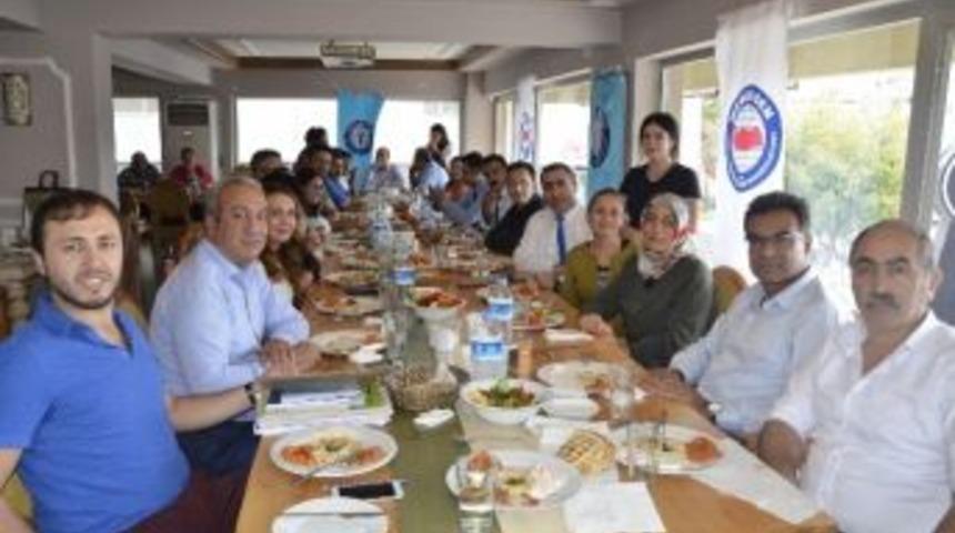 Sağlık &Ccedil;alışanlarının &Ouml;demelerine Merkezi B&uuml;t&ccedil;e &Ouml;nerisi