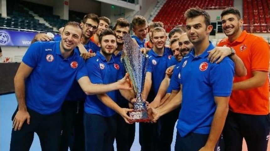 15 Temmuz Demokrasi Şehitleri Kupası İstanbul B&uuml;y&uuml;kşehir&rsquo;in