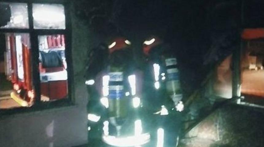 Elektrik Tesisatından &Ccedil;ıkan Yangın S&ouml;nd&uuml;r&uuml;ld&uuml;