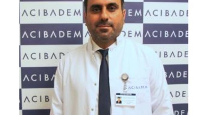 Kulak Zarı Yırtıkları Ve Kemikte Erime Cerrahi İşlem İle Tedavi Ediliyor